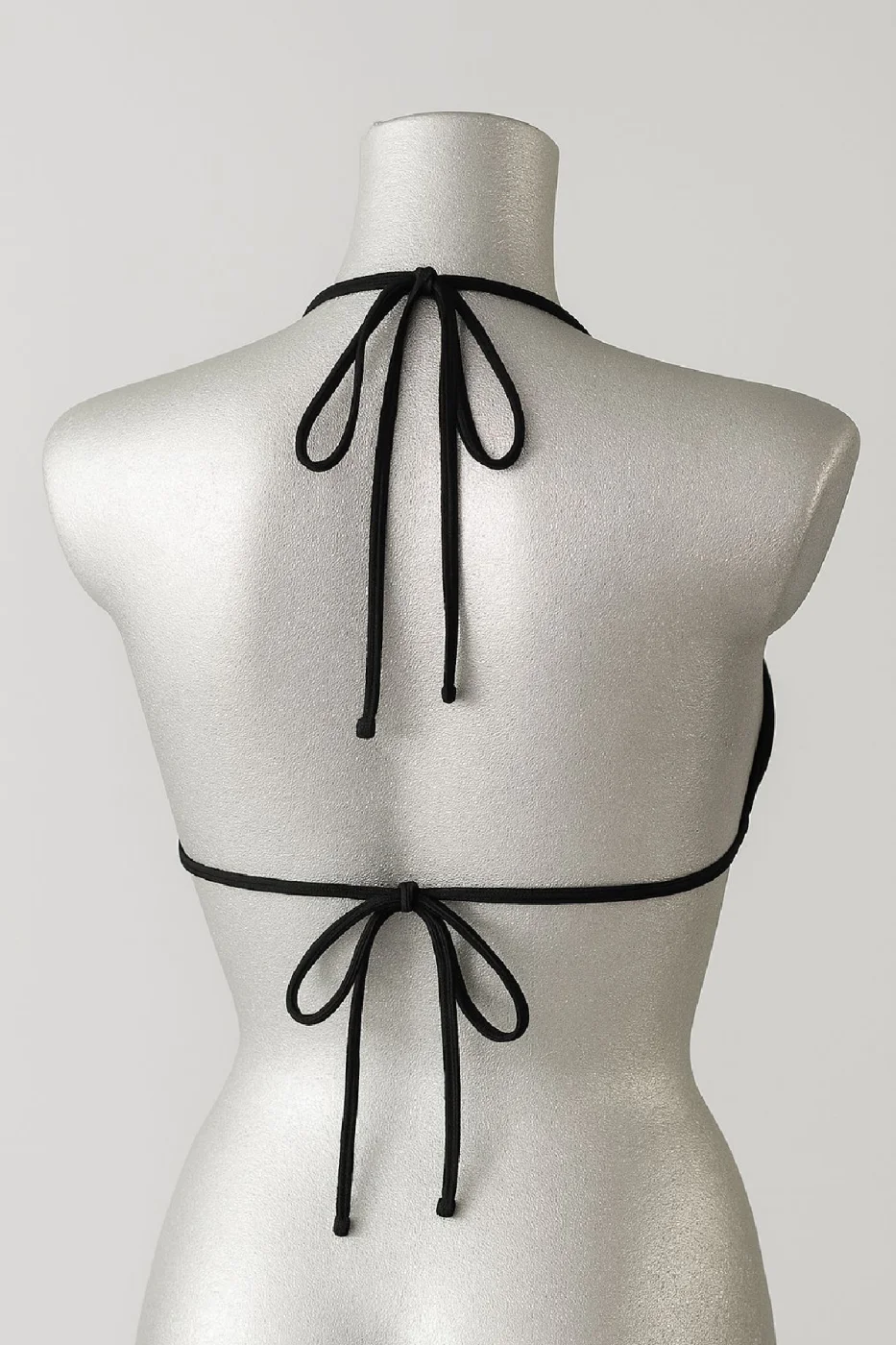 Kadın Siyah Pedli Üçgen Bikini Üstü Halter Bağlamalı Aksesuarlı görsel 5